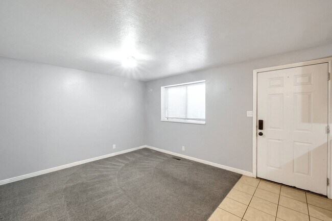 Building Photo - 673 E 1650 S