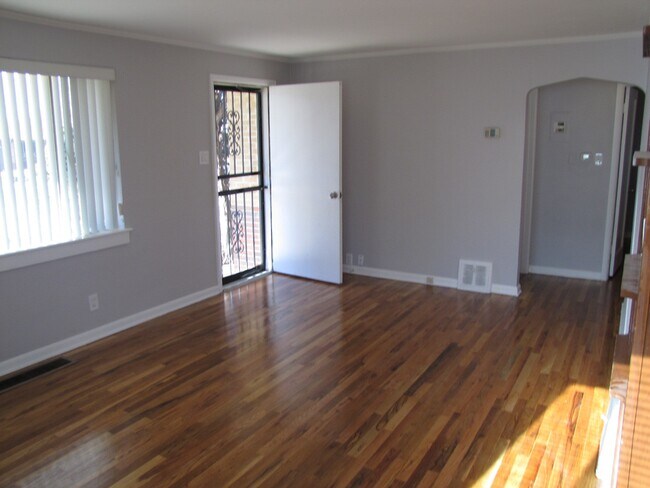 Building Photo - 4010 Jay Street, Unit 4010