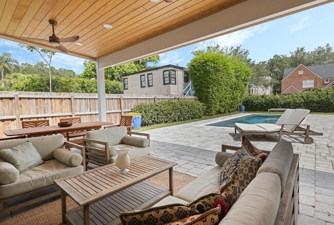 Building Photo - Renovated 3/3 Pool Home home in the heart of Delaney Park of Downtown Orlando