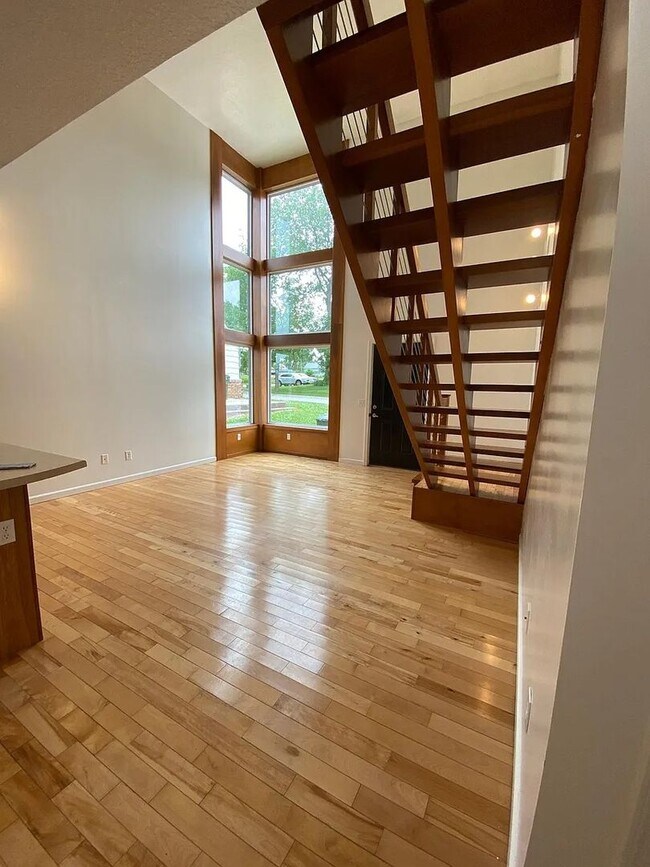 Building Photo - 506 W Wall St