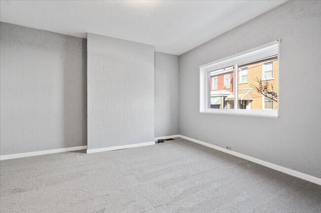 Building Photo - 176 42nd St