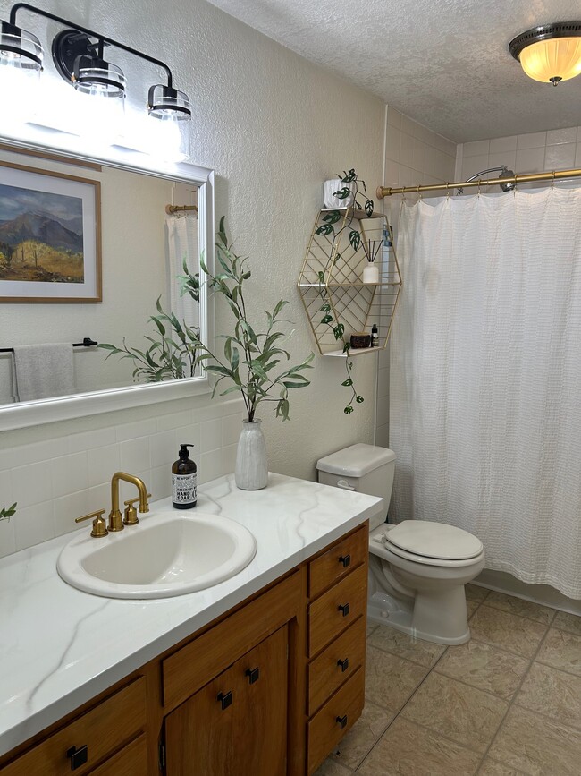 Building Photo - Madison