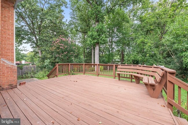 Building Photo - 9813 Inglemere Dr