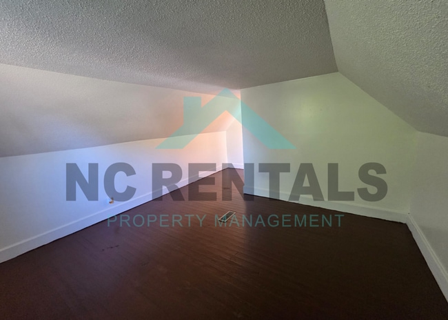 Building Photo - 1012 Nancy Ln SE