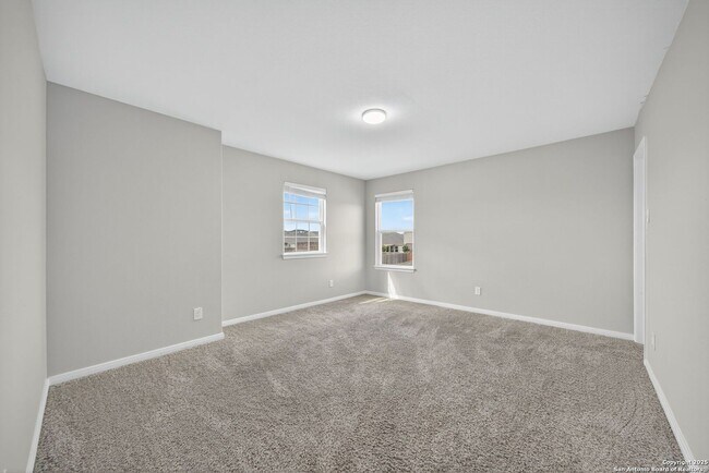 Building Photo - 5-BEDROOM HOME IN LUCKEY RANCH