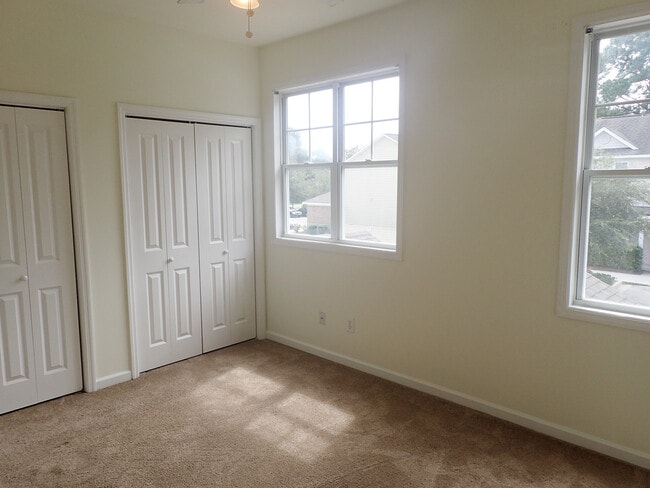 Building Photo - 5609 Moss Vine Pl