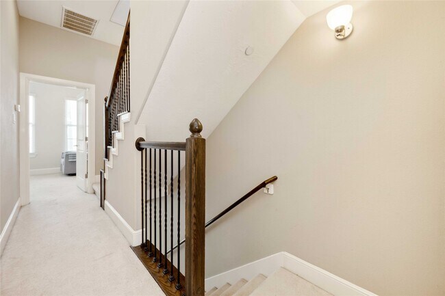 Building Photo - 2110 Shearn St