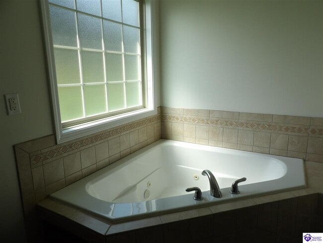 Building Photo - 506 St Andrews Dr