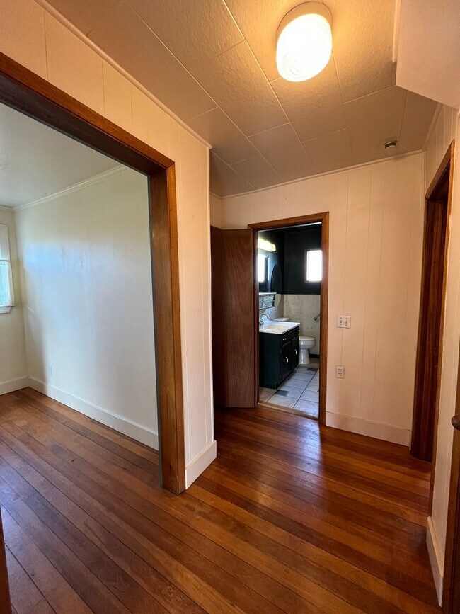 Building Photo - Charming Three Bedroom Home with Large Fenced Yard - Nevada St