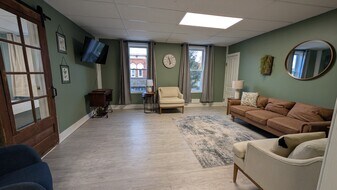 Building Photo - 113 N Main St