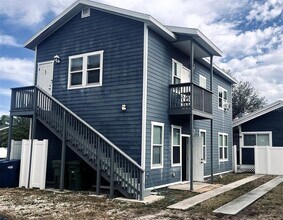 Building Photo - 403 S Albany Ave