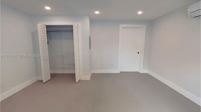 Building Photo - 130 W 57th St