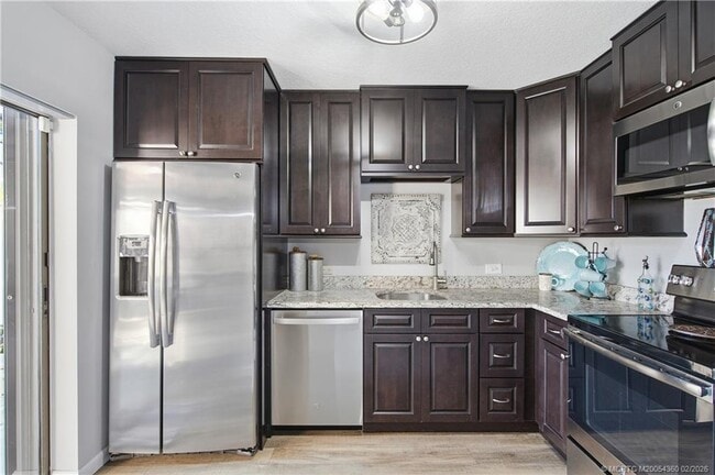 Building Photo - 5982 SE Riverboat Dr