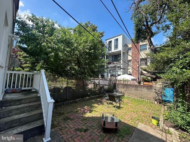 Building Photo - 152 N 21st St