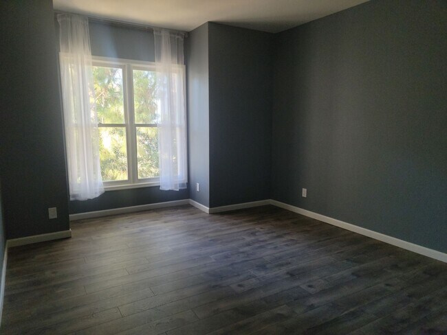 Building Photo - On the water! Updated 2bd/2ba Tempe Rental--COMING SOON