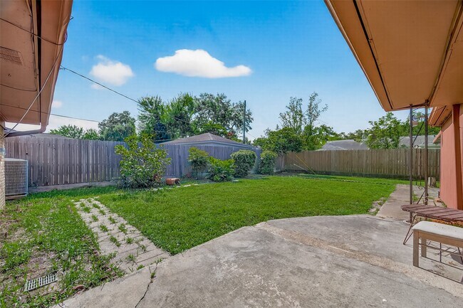 Building Photo - 9123 Langdon Ln