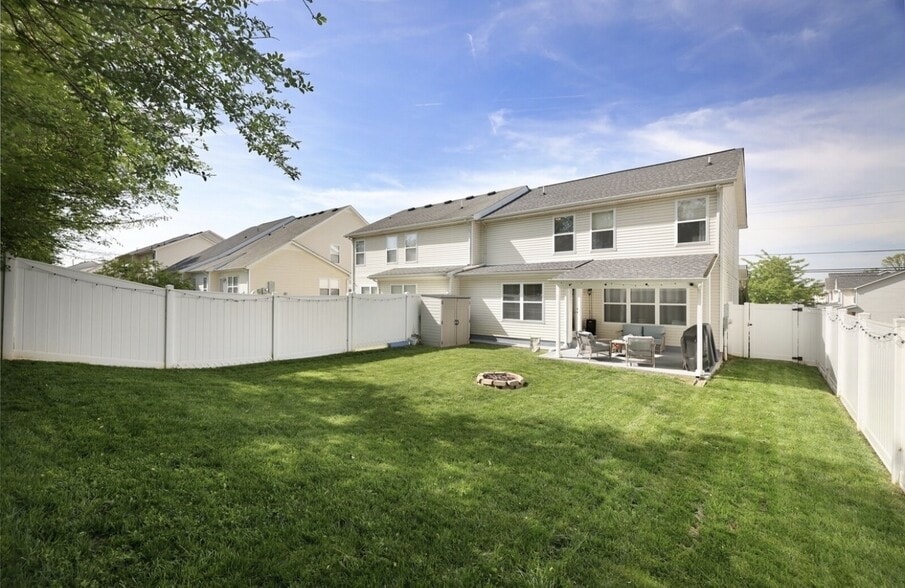 Building Photo - 642 Ken Pilkerton Dr