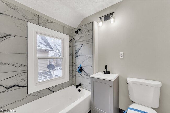 Building Photo - 1501 Botany Ave