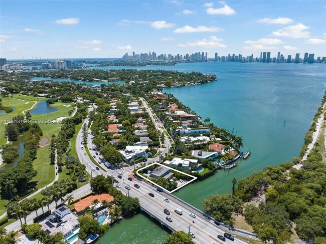 Building Photo - 3180 N Bay Rd