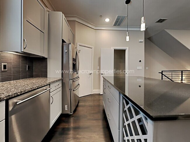 Building Photo - 3200 Ross Ave