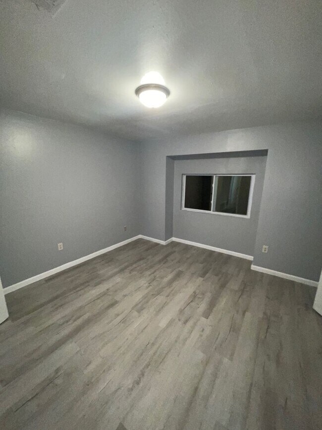 Building Photo - 1717 Jade Ave