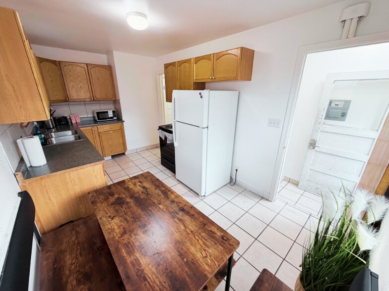 Building Photo - 1711 S 1300 E