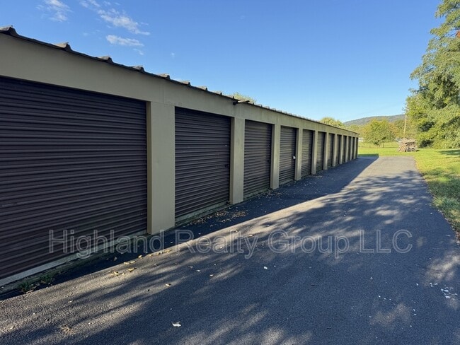 Building Photo - 3396 Mountain Rd