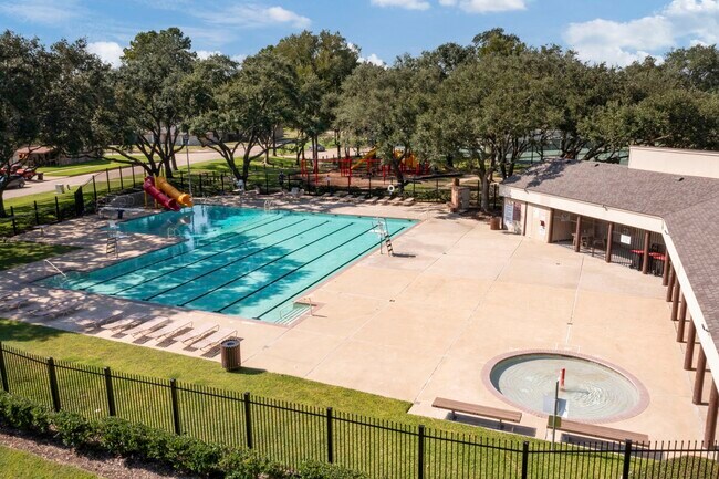 Building Photo - 22727 Smokey Hill Dr