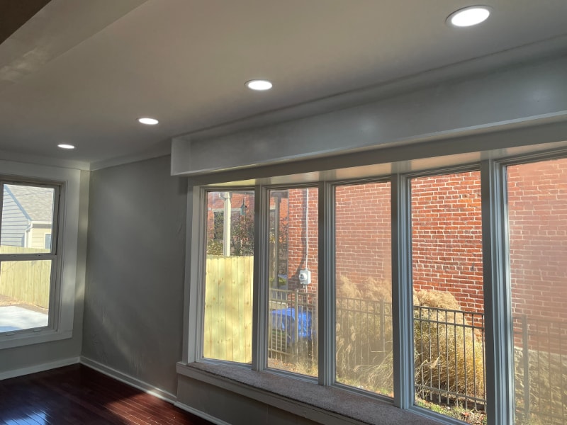 Building Photo - 494 Reinhard Ave