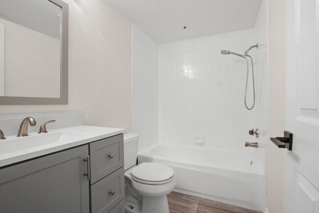 Building Photo - Beautiful 2-Bedroom, 2-Bath Condo in Prime Fullerton Location