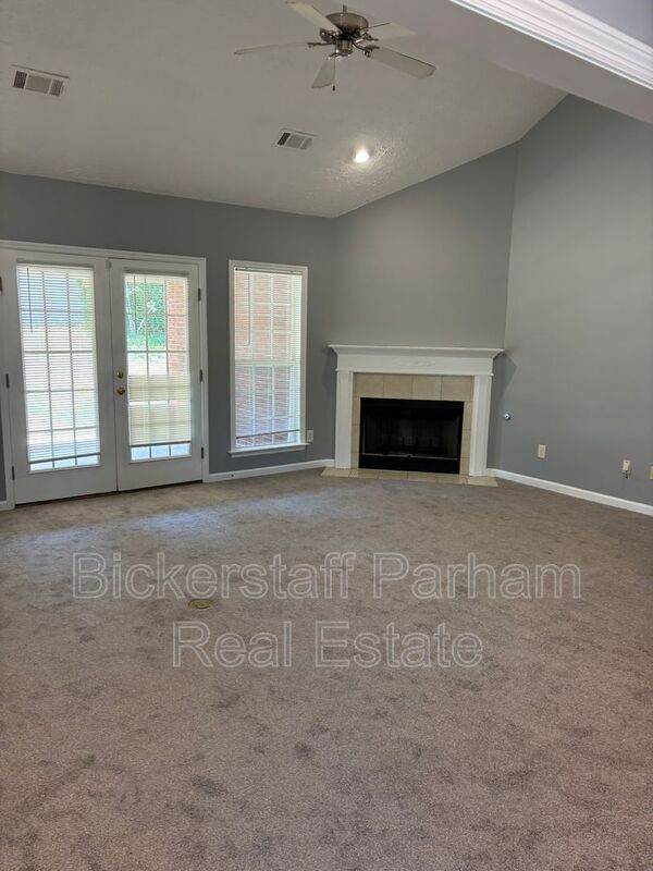 Building Photo - 1070 Watervalley Dr