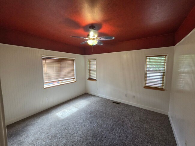 Building Photo - 2374 S Cliffview St
