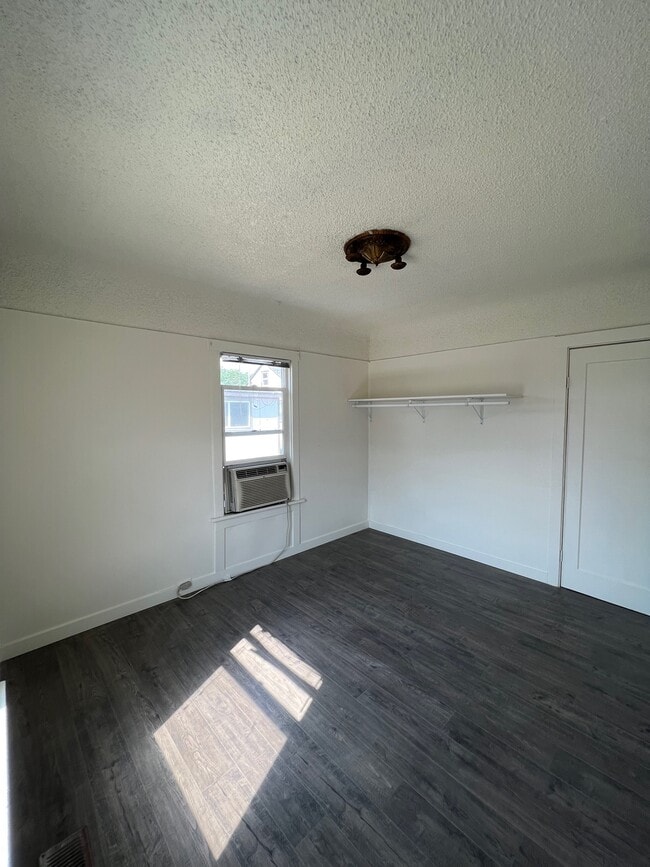 Building Photo - 1120 Folsom Ave