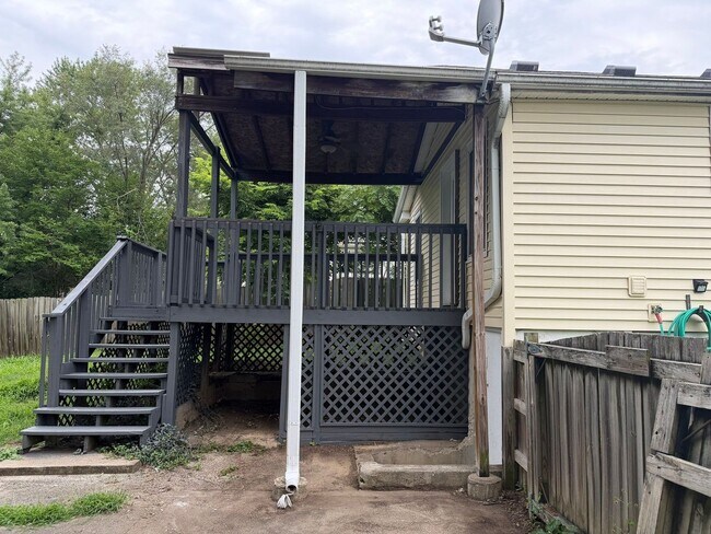 Building Photo - Charming 2 Bed 1 Bath Home with Fenced Backyard in Excelsior Springs