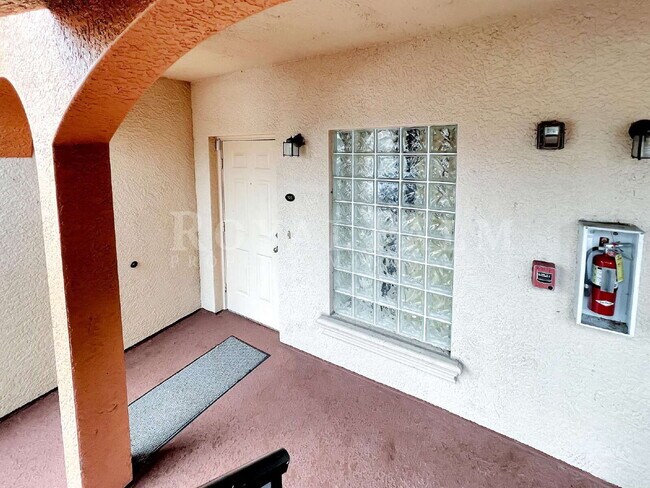 Building Photo - Your grocery bags will never complain about the commute — 2/2 on the first floor at Castilla Circ...