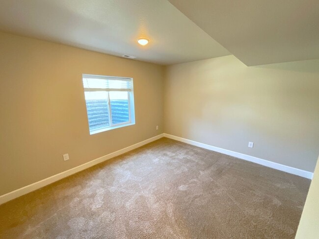 Building Photo - 3 Bedroom Home Available Near Marksheffel ...