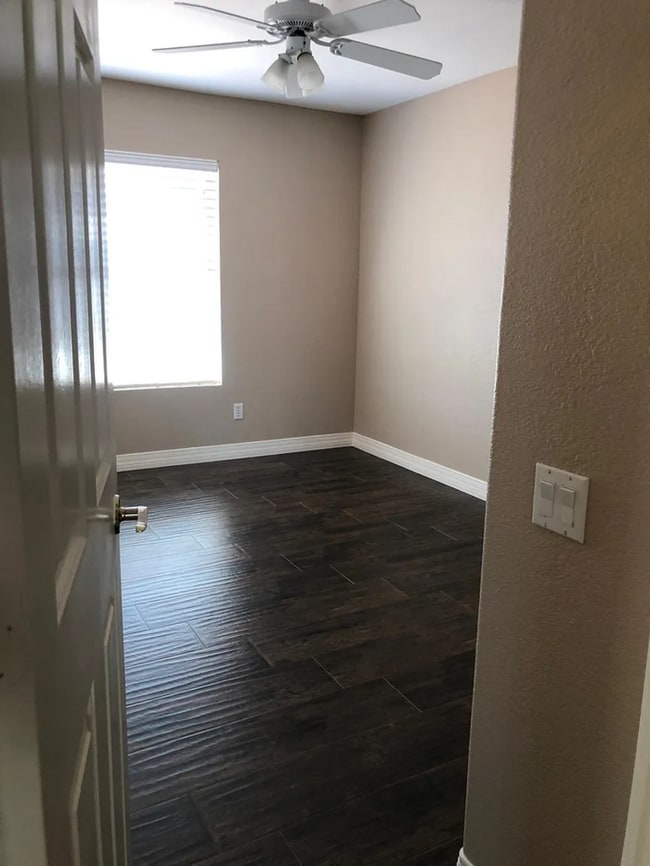 Building Photo - COMING SOON! 3 Bed/ 2 Bath Home in Arrowhead Lakes