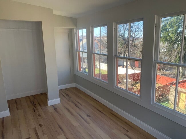 Building Photo - 718 Cattell St