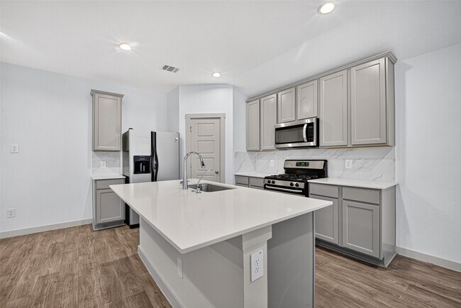 Building Photo - 711 Boer Plns Dr