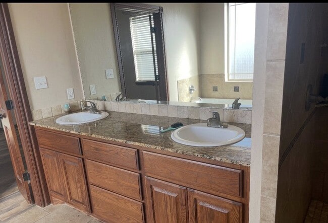 Building Photo - 1088 Gray Hawk Dr