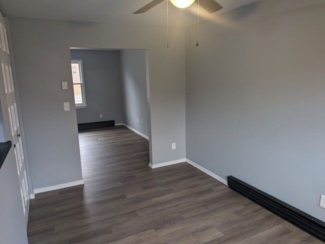 Building Photo - Townhouse