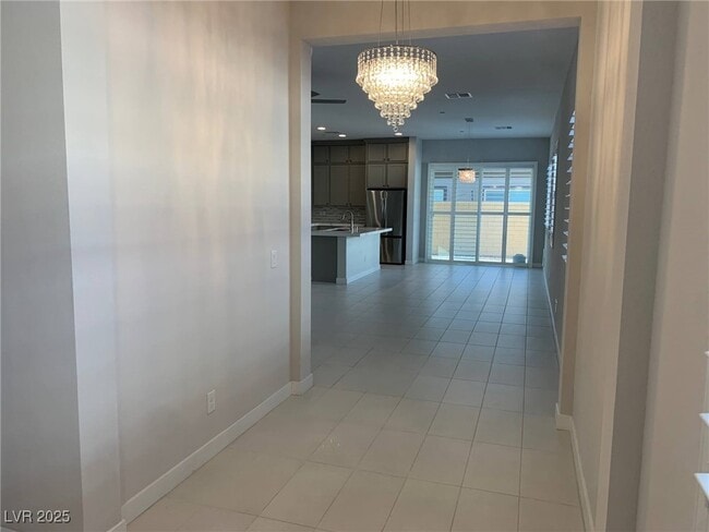 Building Photo - 819 Silverton Spgs St