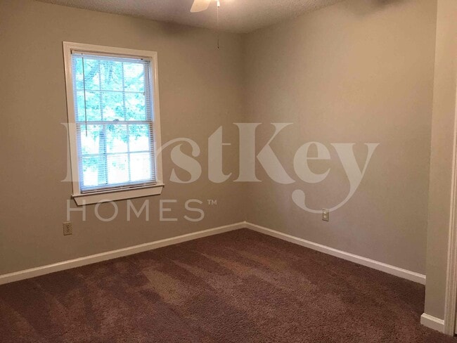 Building Photo - 1201 Creekwood Cove