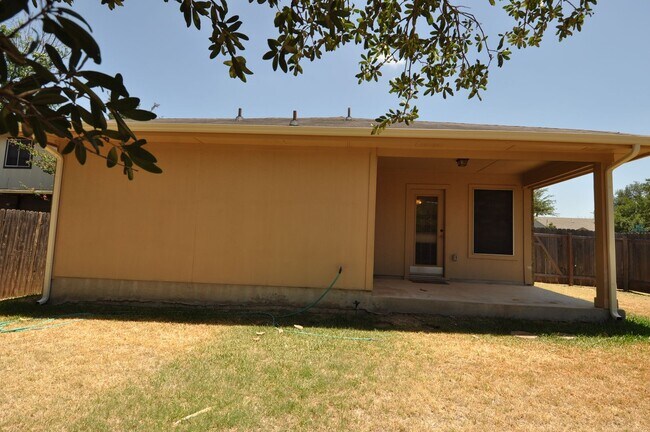 Building Photo - One story home on a corner lot in the affordable Jester Farms neighborhood in Round Rock. Brand n...