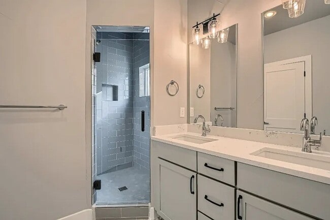 Building Photo - Newer Build 2 Bed 2.5 Bath Townhome for Rent!