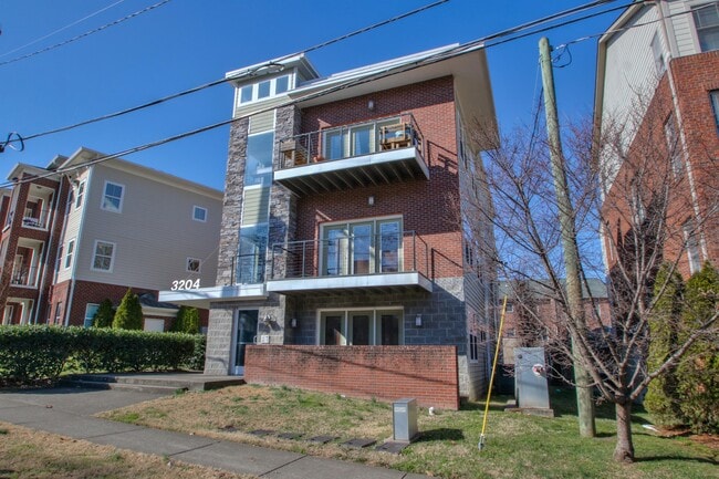 Building Photo - 3204 Long Blvd