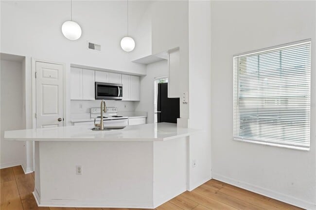 Building Photo - 10454 White Lake Ct