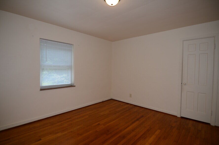 Building Photo - 6321 Girard Ave