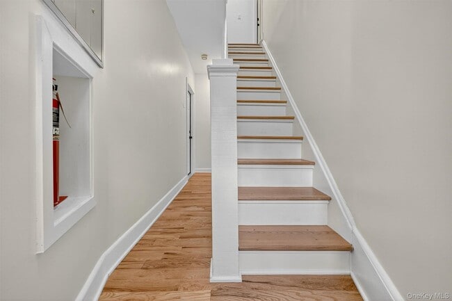 Building Photo - 79 Main St