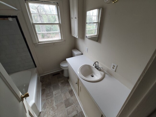 Building Photo - 509 Marcella Dr